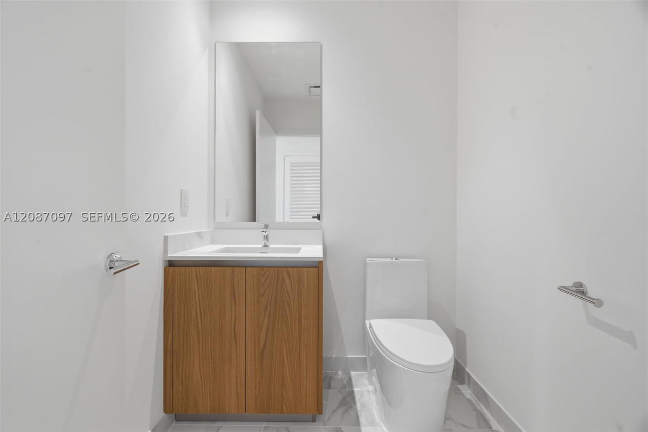 Real estate property located at 1400 Biscayne Blvd #1801, Miami-dade, Casa Bella, Miami, FL