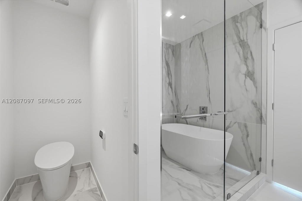Real estate property located at 1400 Biscayne Blvd #1801, Miami-dade, Casa Bella, Miami, FL