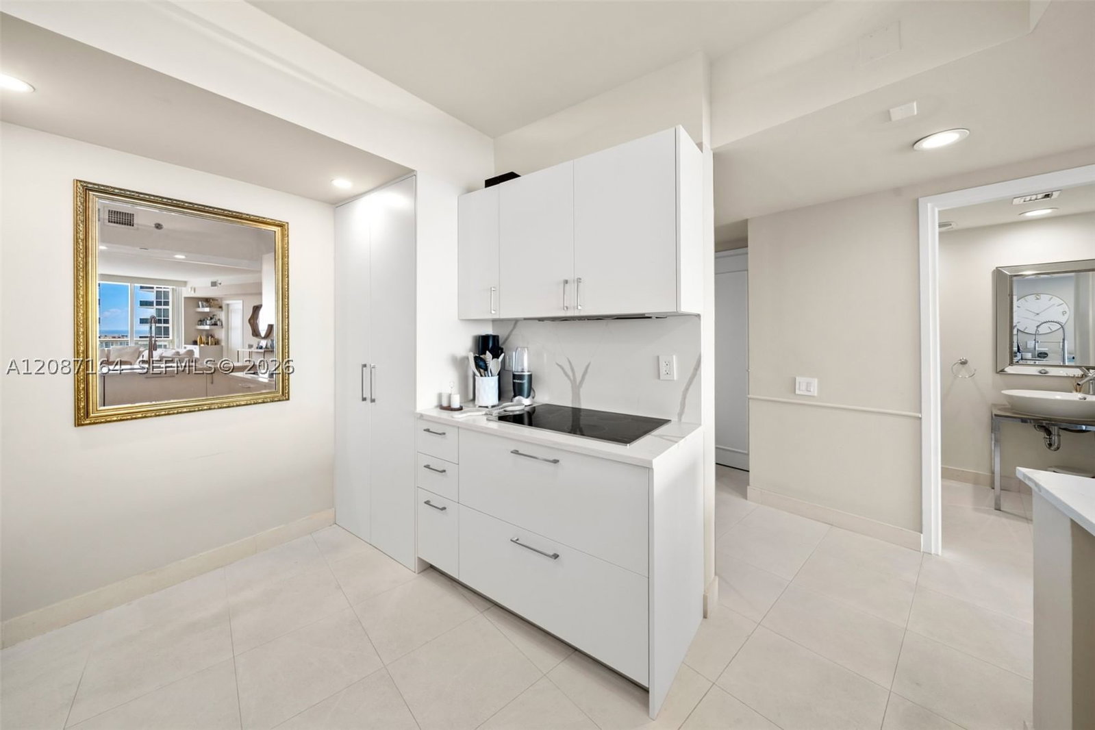 Real estate property located at 450 Alton Rd #2105, Miami-dade, Icon Condo, Miami Beach, FL