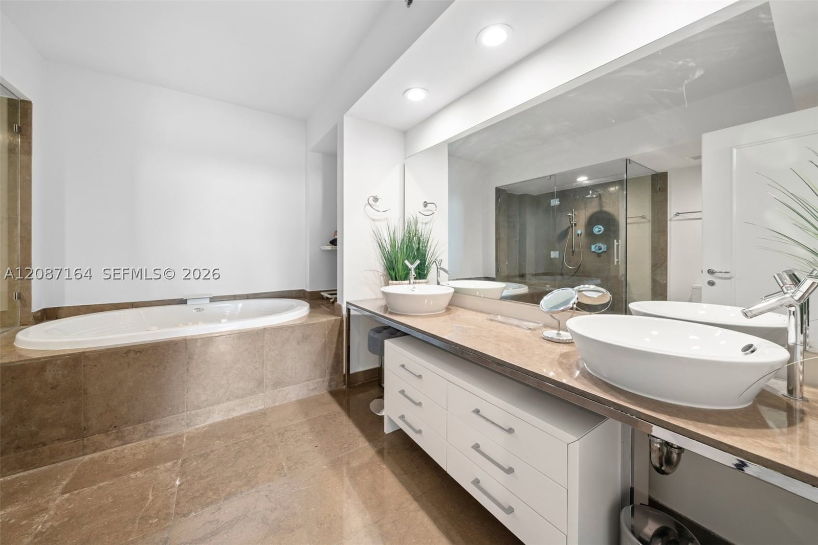 Real estate property located at 450 Alton Rd #2105, Miami-dade, Icon Condo, Miami Beach, FL