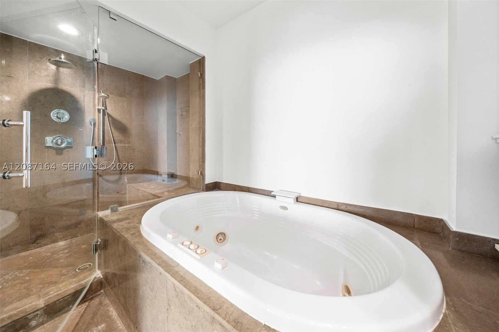 Real estate property located at 450 Alton Rd #2105, Miami-dade, Icon Condo, Miami Beach, FL