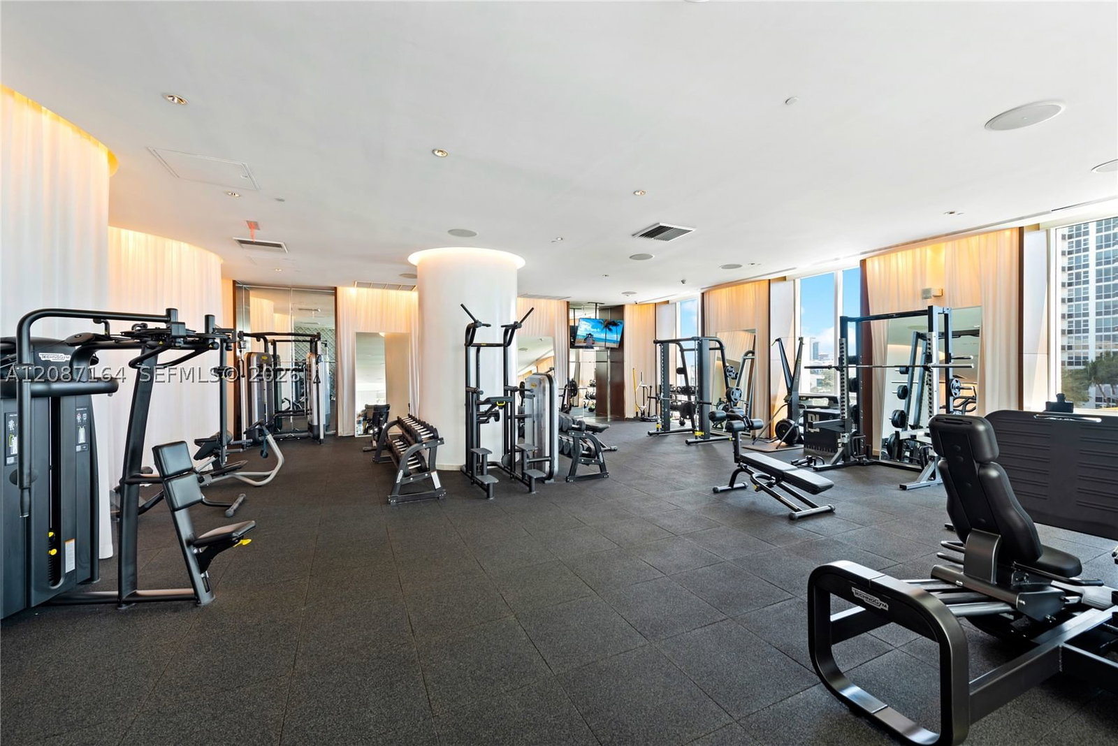 Real estate property located at 450 Alton Rd #2105, Miami-dade, Icon Condo, Miami Beach, FL