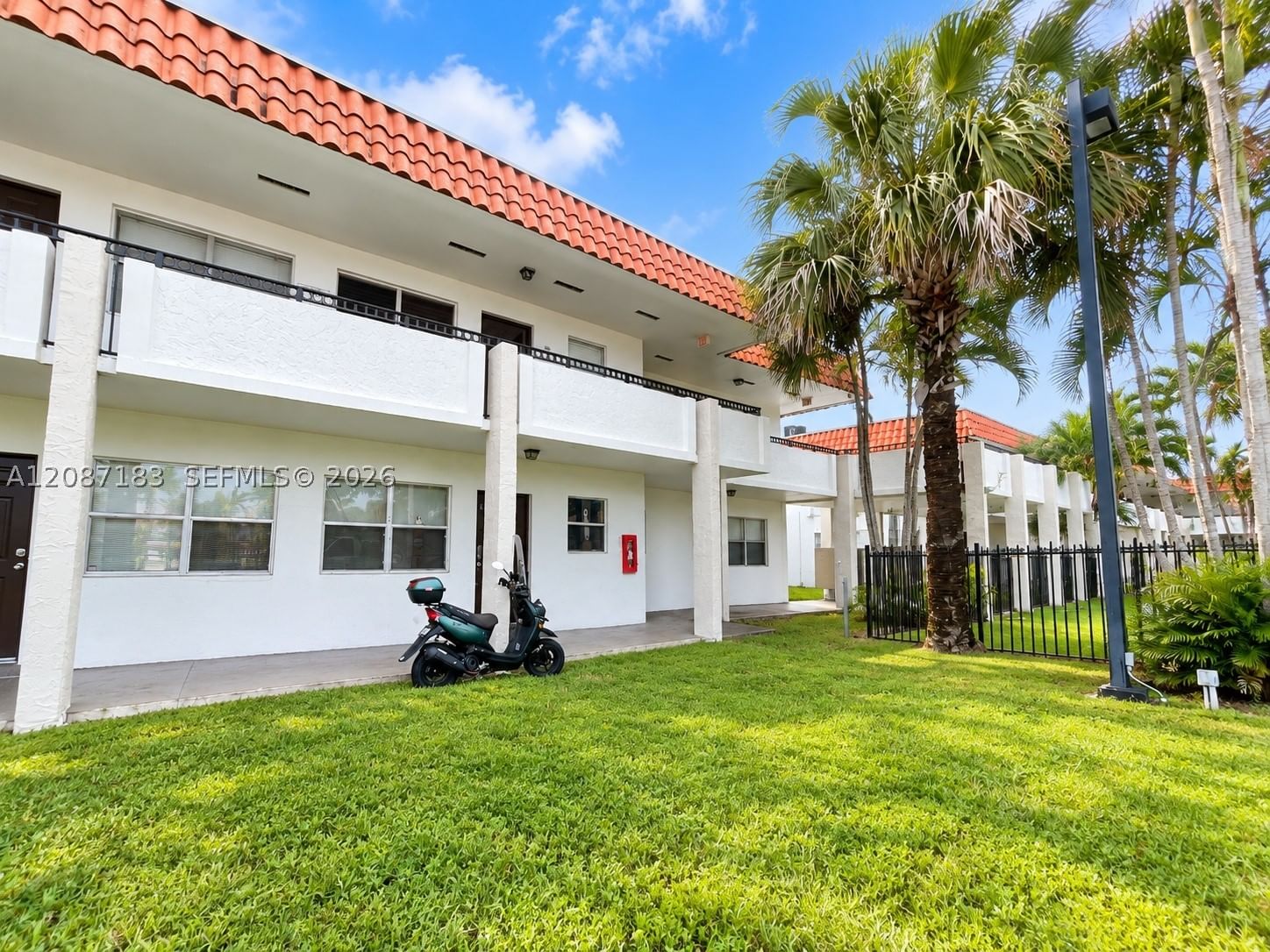 Real estate property located at 400 65th Ave #120, Broward, Atlantic Palms Condo, Margate, FL