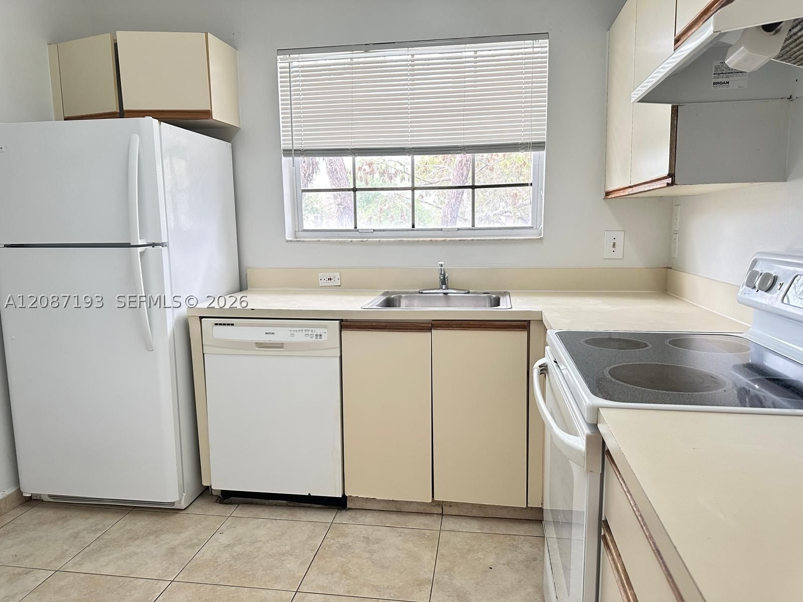 Real estate property located at 631 Cypress Lake Blvd H17, Broward, Waters Edge At Deerfield, Deerfield Beach, FL