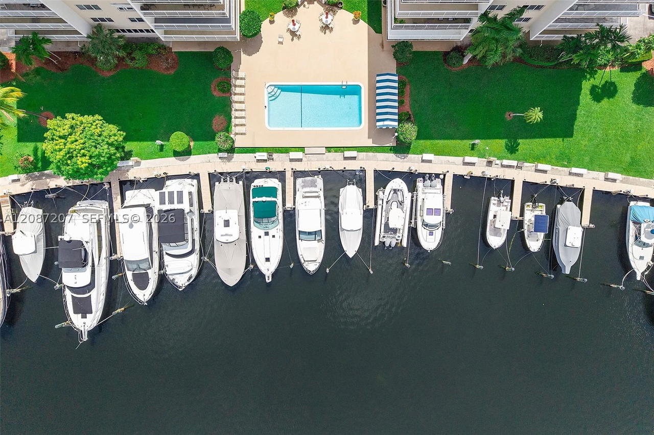 Real estate property located at 126 Golden Isles Dr #34A, Broward, Golden Isles Towers Condo, Hallandale Beach, FL