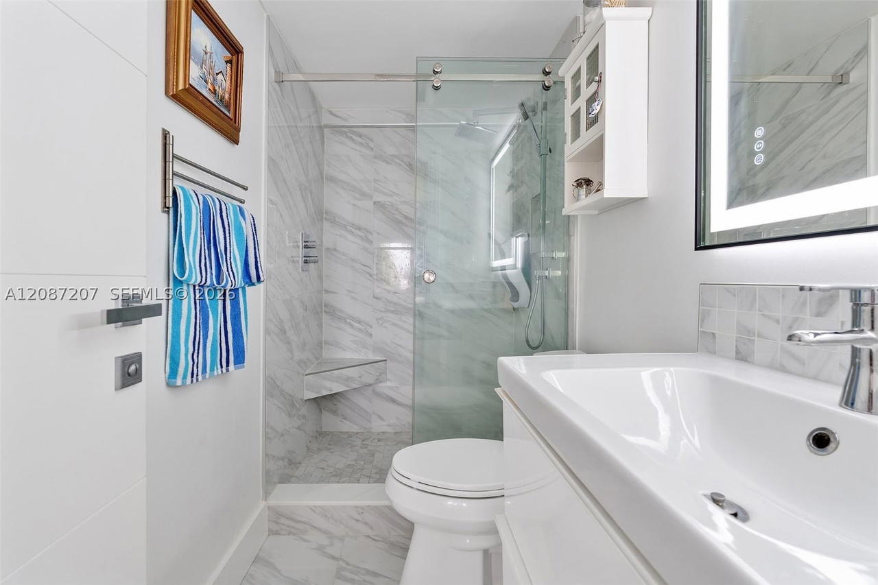 Real estate property located at 126 Golden Isles Dr #34A, Broward, Golden Isles Towers Condo, Hallandale Beach, FL