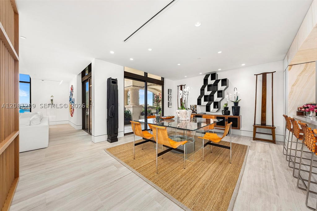 Real estate property located at 7052 Fisher Island Dr #7052, Miami-dade, Palazzo Del Sol/della Lun, Miami Beach, FL