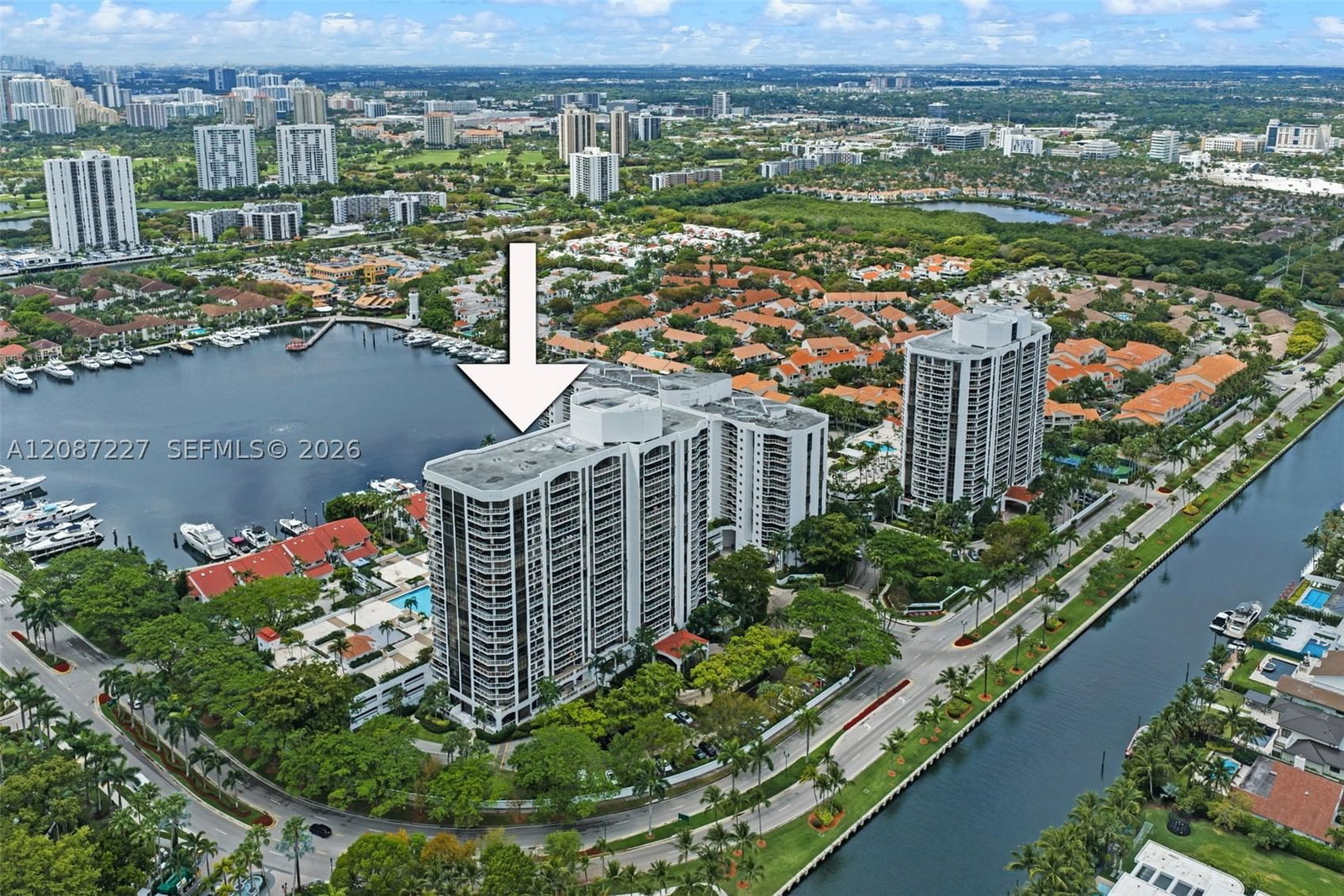 Real estate property located at 3640 Yacht Club Drive #1807, Miami-dade, Harborside, Aventura, FL