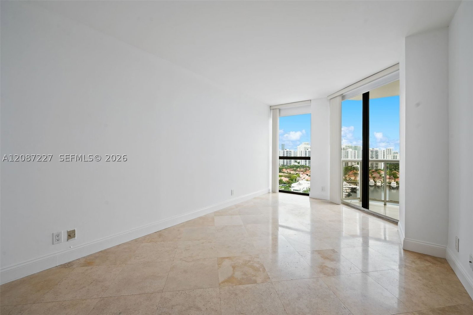 Real estate property located at 3640 Yacht Club Drive #1807, Miami-dade, Harborside, Aventura, FL