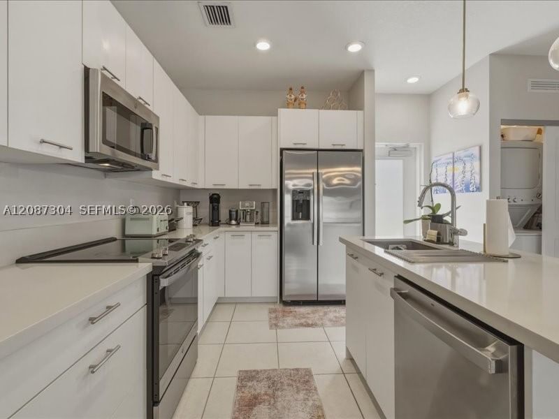 Real estate property located at 8201 41st St D-205, Miami-dade, Downtown Doral South Phas, Doral, FL