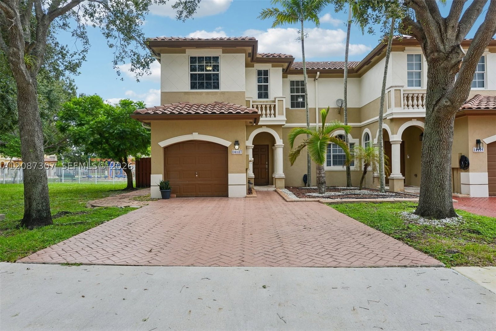 Real estate property located at 14127 51st Ln, Broward, Escada 174-84 B, Miramar, FL