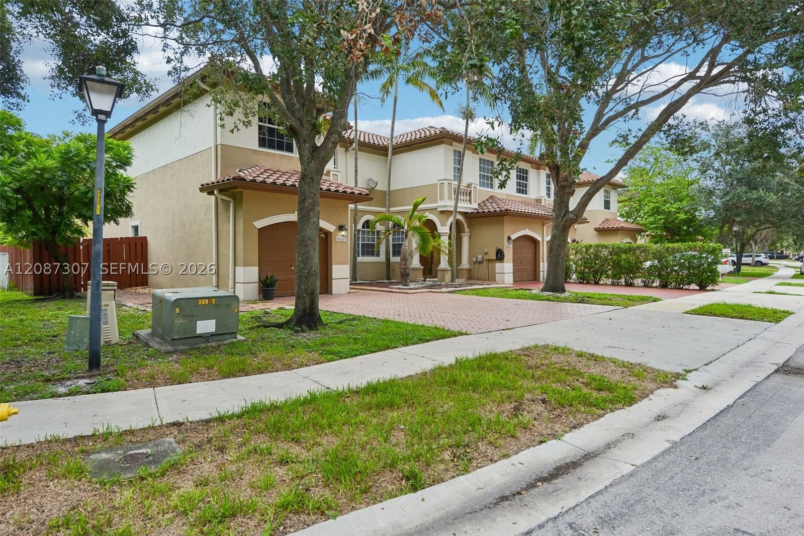 Real estate property located at 14127 51st Ln, Broward, Escada 174-84 B, Miramar, FL