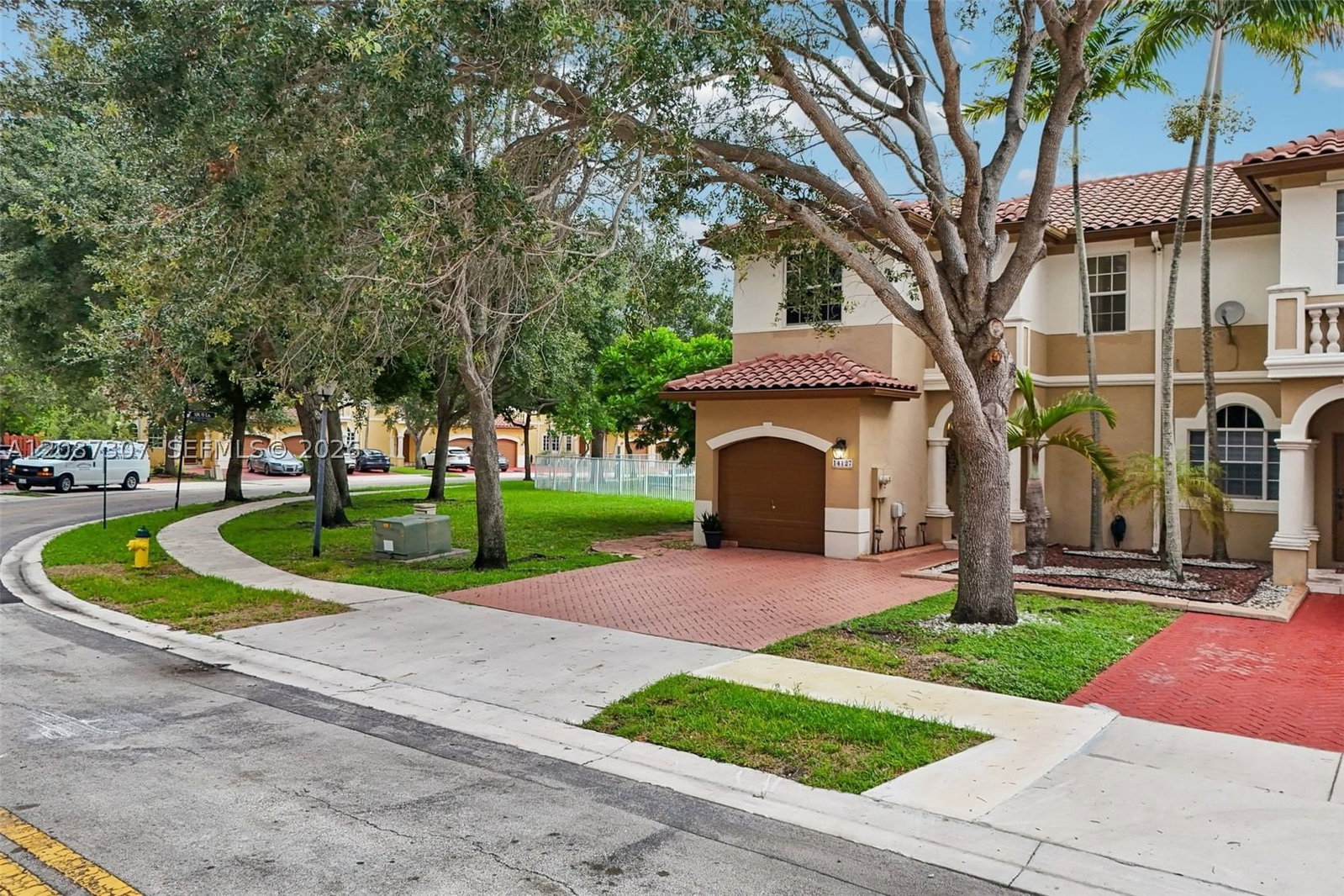 Real estate property located at 14127 51st Ln, Broward, Escada 174-84 B, Miramar, FL