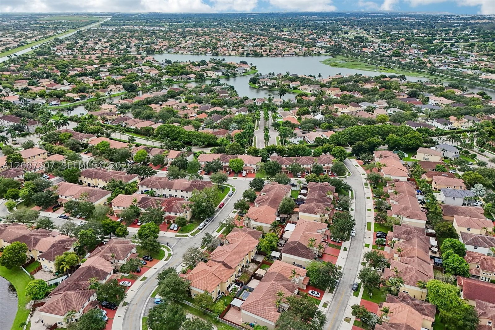 Real estate property located at 14127 51st Ln, Broward, Escada 174-84 B, Miramar, FL