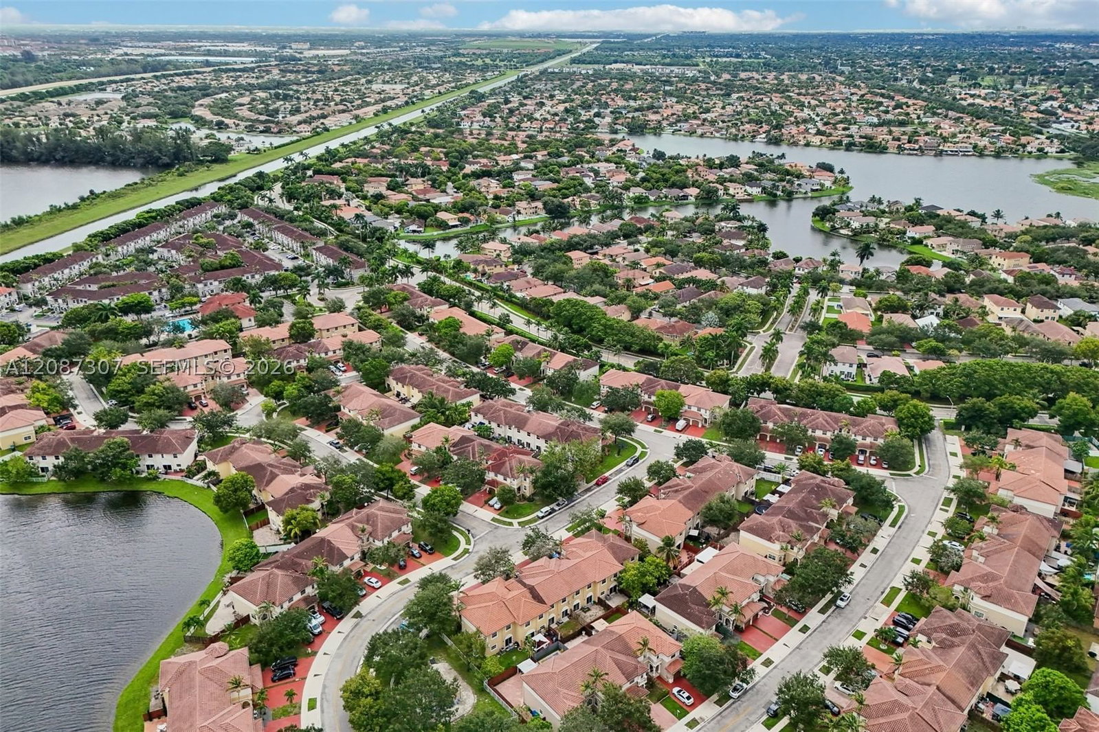 Real estate property located at 14127 51st Ln, Broward, Escada 174-84 B, Miramar, FL