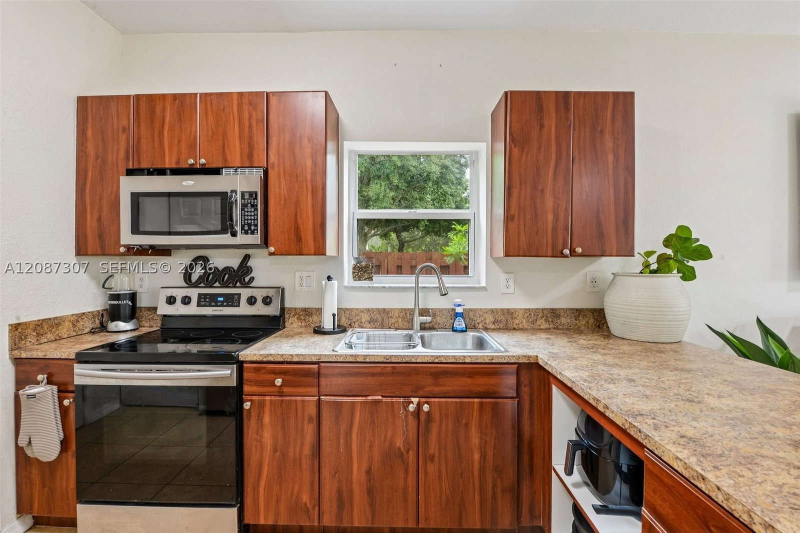 Real estate property located at 14127 51st Ln, Broward, Escada 174-84 B, Miramar, FL