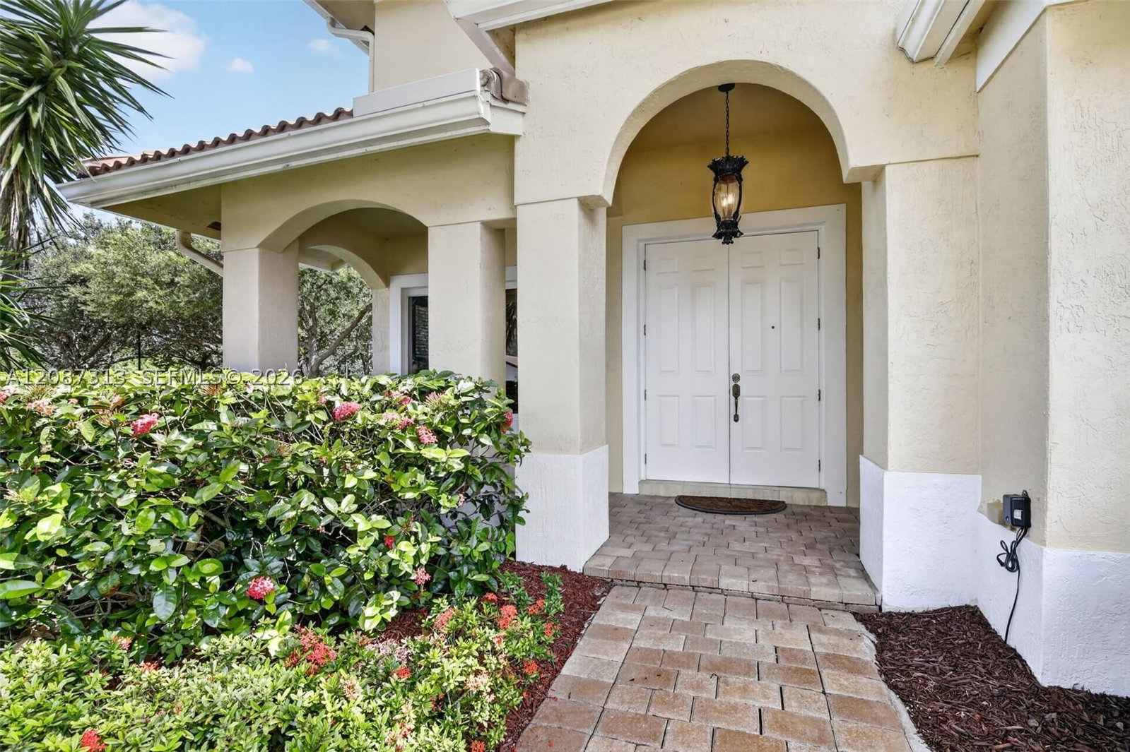 Real estate property located at 8210 Phoenician Court, Broward, Phoenician Cove, Davie, FL