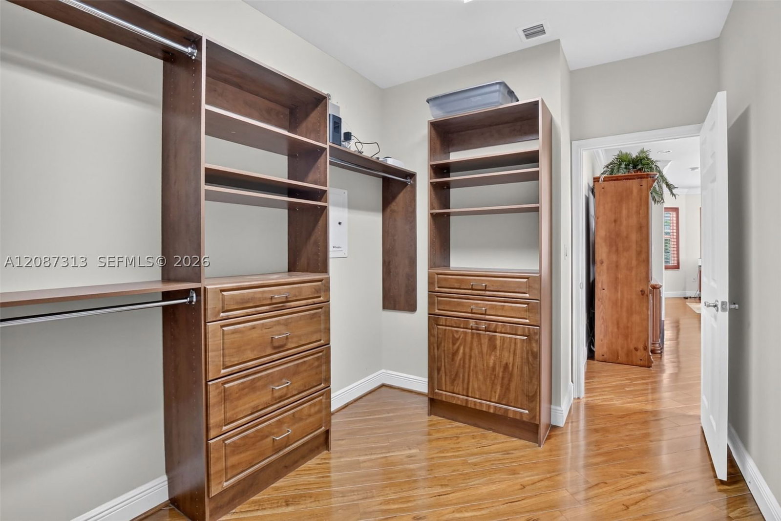 Real estate property located at 8210 Phoenician Court, Broward, Phoenician Cove, Davie, FL
