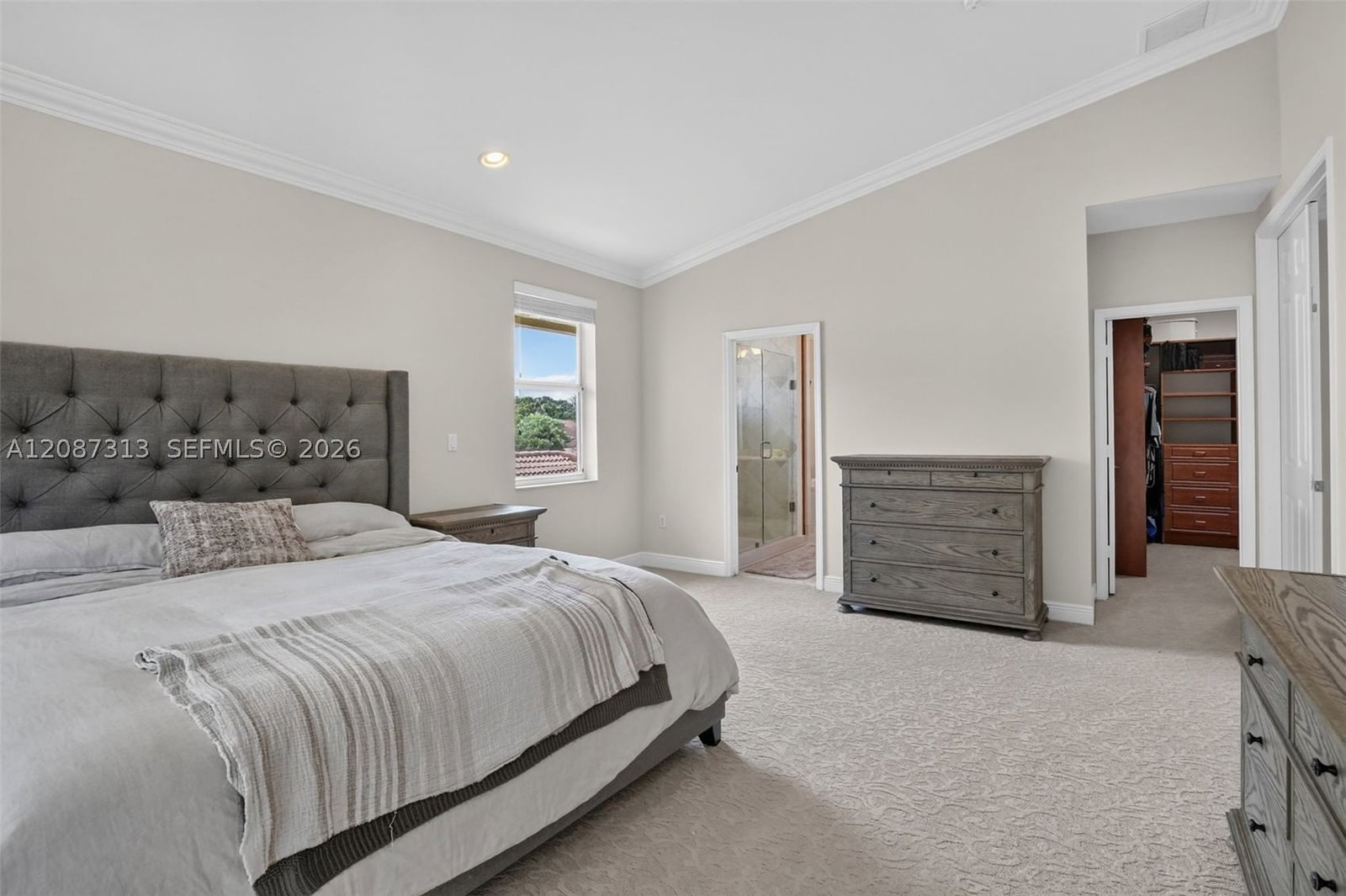 Real estate property located at 8210 Phoenician Court, Broward, Phoenician Cove, Davie, FL