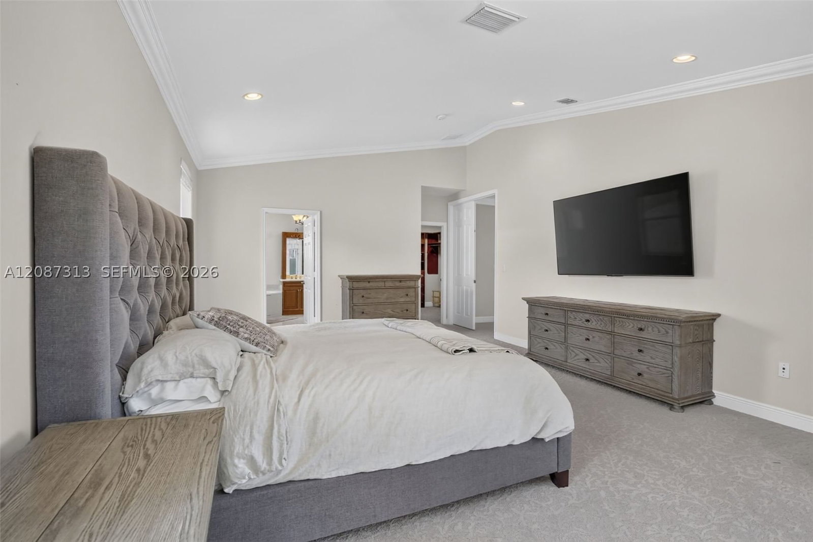 Real estate property located at 8210 Phoenician Court, Broward, Phoenician Cove, Davie, FL