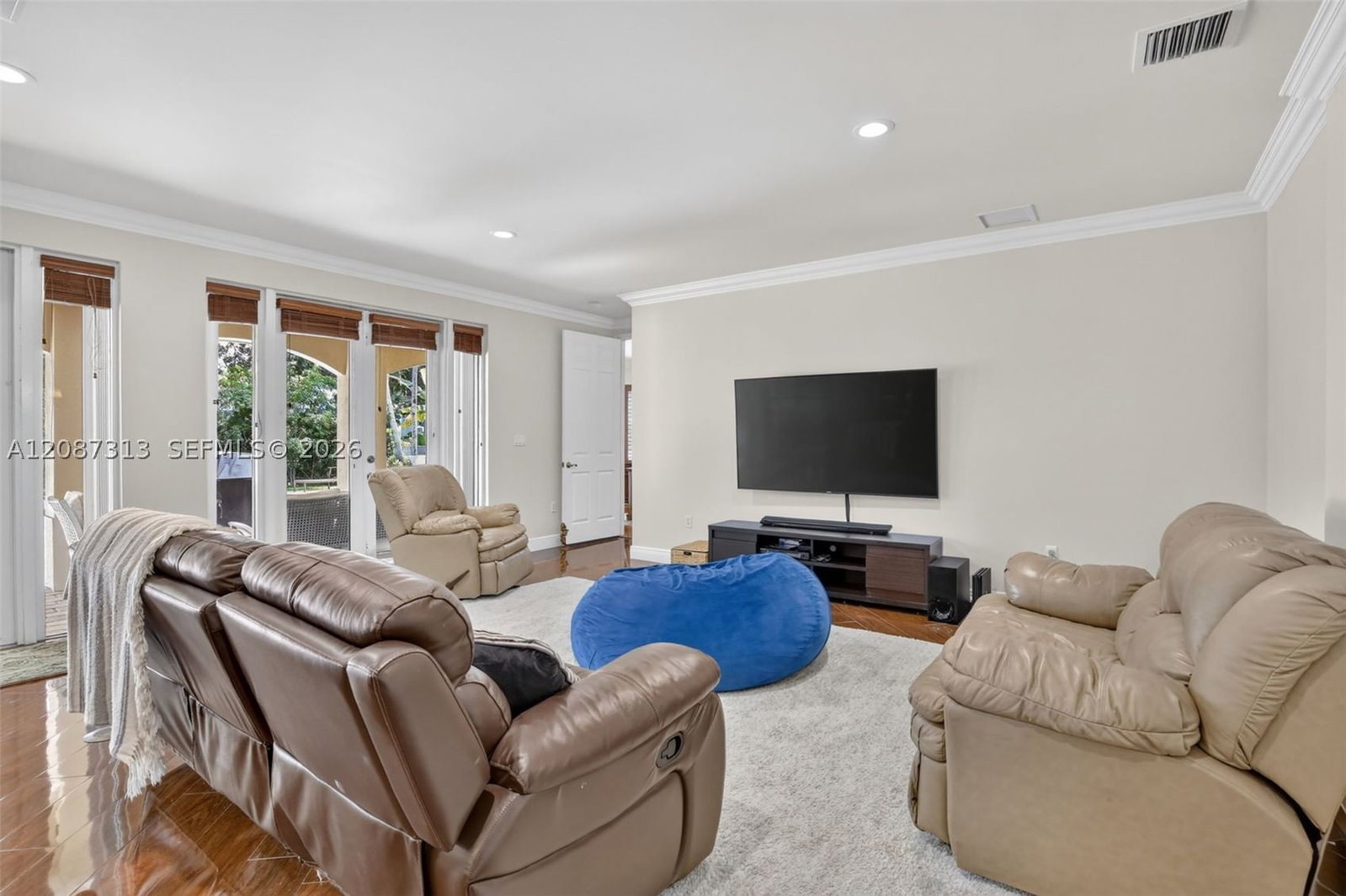 Real estate property located at 8210 Phoenician Court, Broward, Phoenician Cove, Davie, FL
