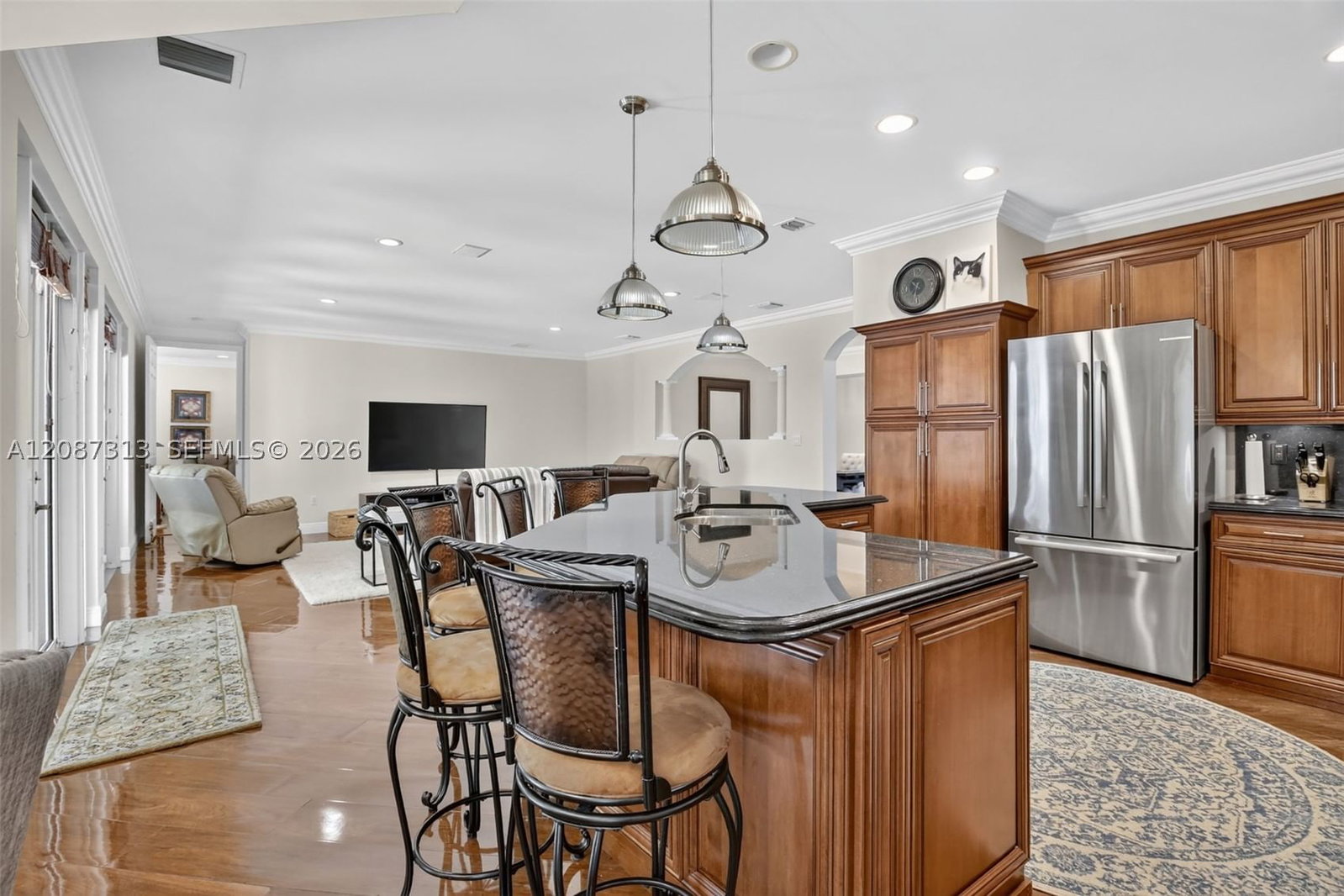 Real estate property located at 8210 Phoenician Court, Broward, Phoenician Cove, Davie, FL