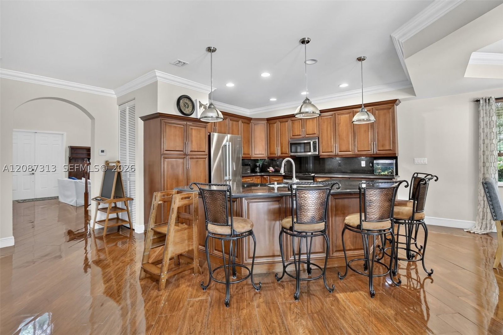 Real estate property located at 8210 Phoenician Court, Broward, Phoenician Cove, Davie, FL