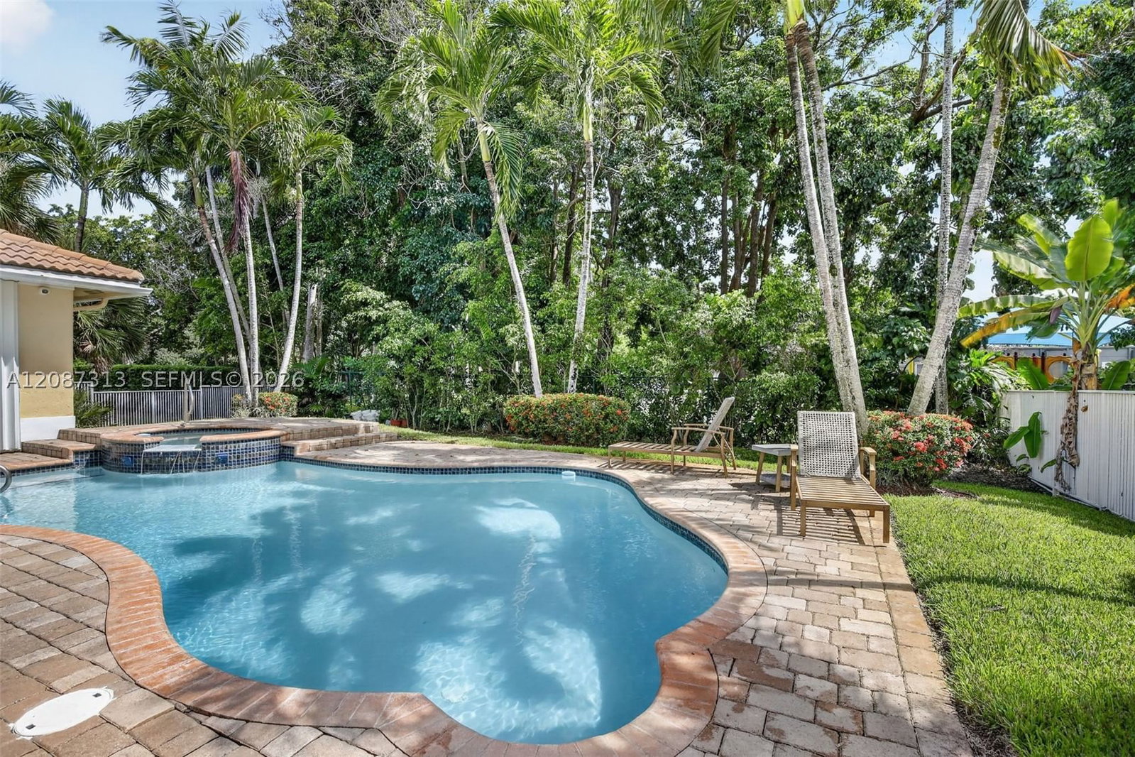 Real estate property located at 8210 Phoenician Court, Broward, Phoenician Cove, Davie, FL