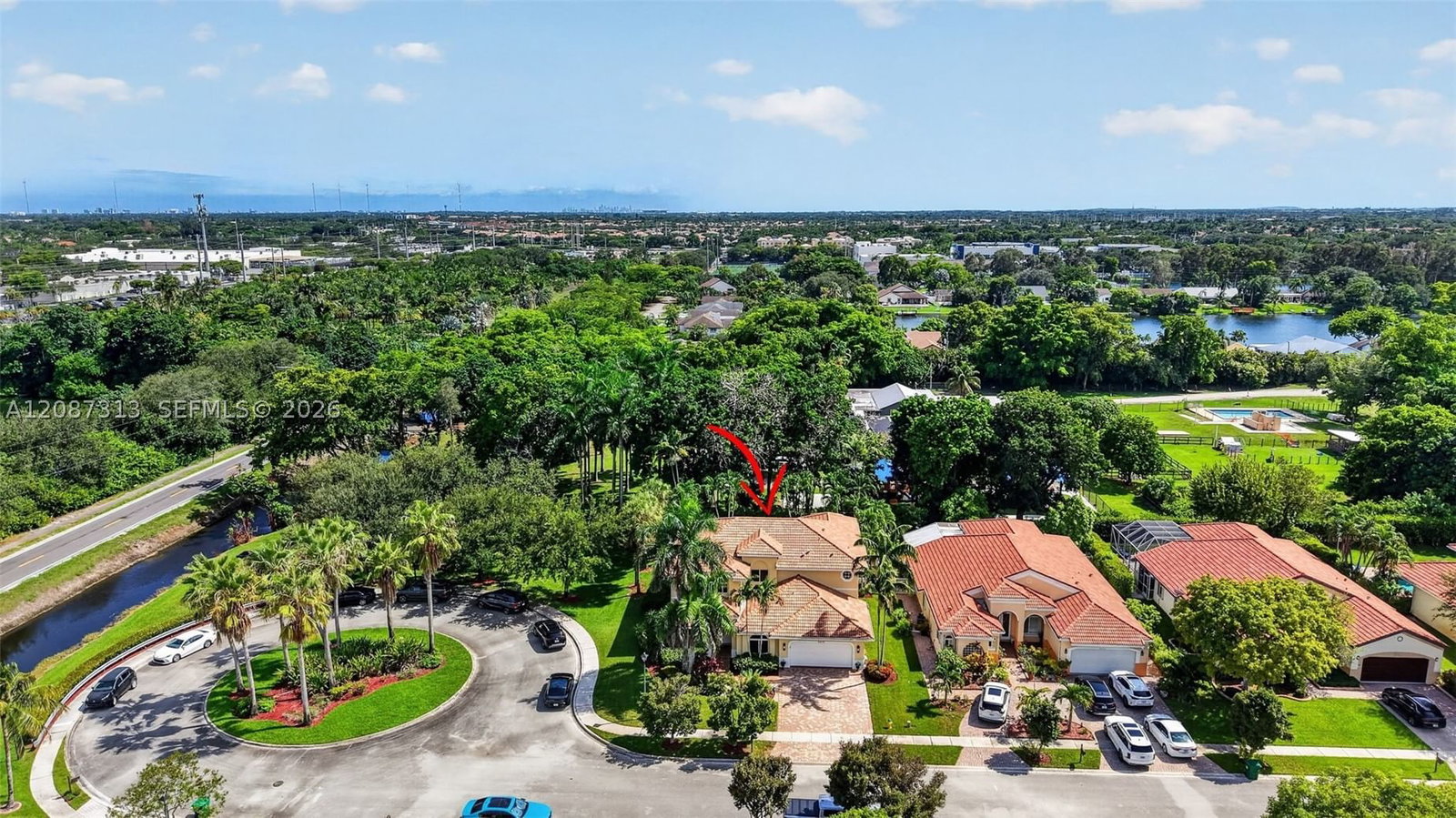 Real estate property located at 8210 Phoenician Court, Broward, Phoenician Cove, Davie, FL