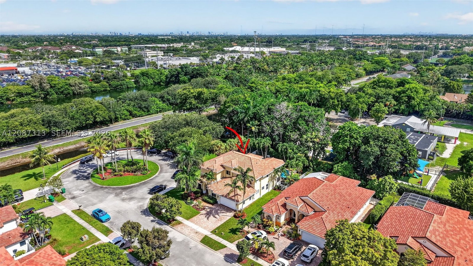 Real estate property located at 8210 Phoenician Court, Broward, Phoenician Cove, Davie, FL