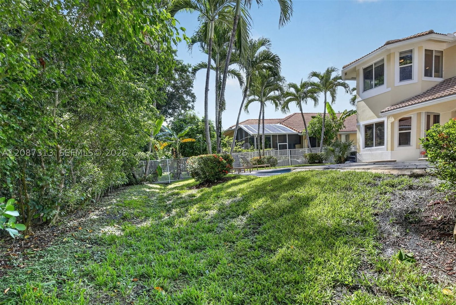 Real estate property located at 8210 Phoenician Court, Broward, Phoenician Cove, Davie, FL
