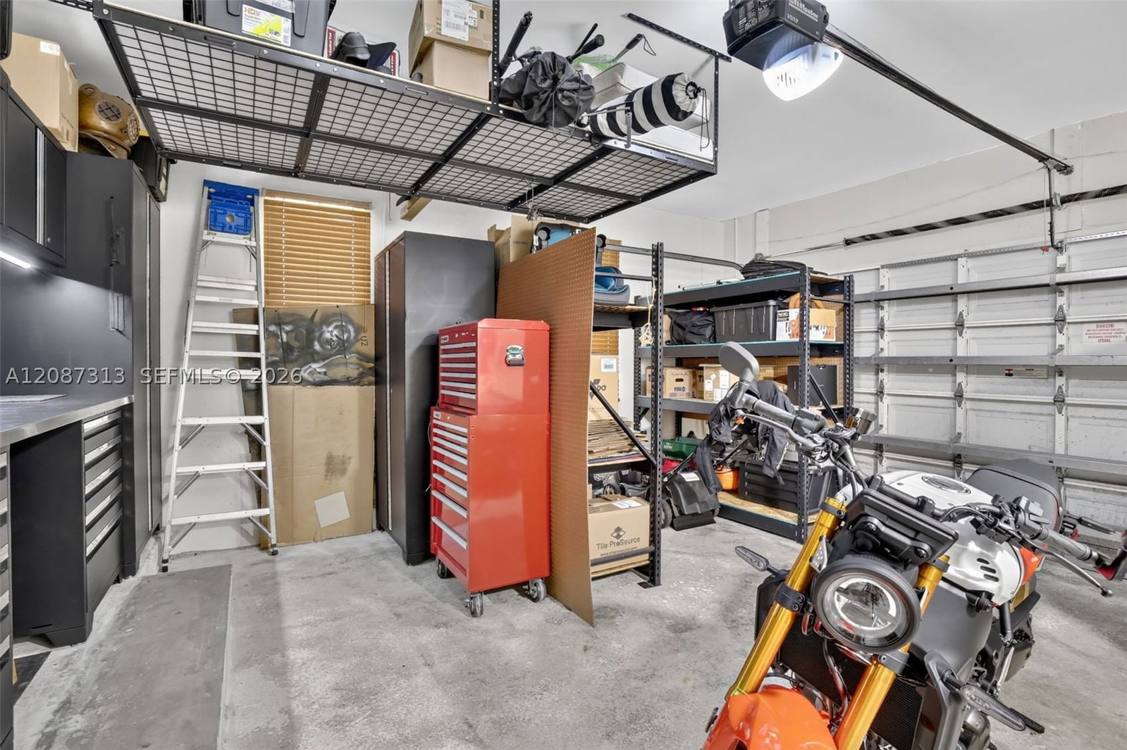 Real estate property located at 8210 Phoenician Court, Broward, Phoenician Cove, Davie, FL