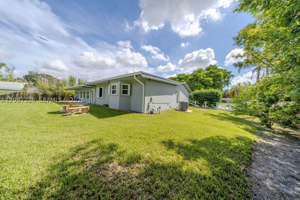 Real estate property located at 4391 77th Ave, Broward, Newmans Survey, Davie, FL