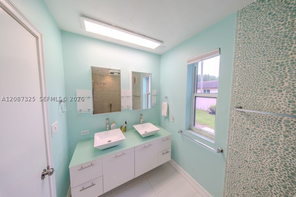 Real estate property located at 4391 77th Ave, Broward, Newmans Survey, Davie, FL