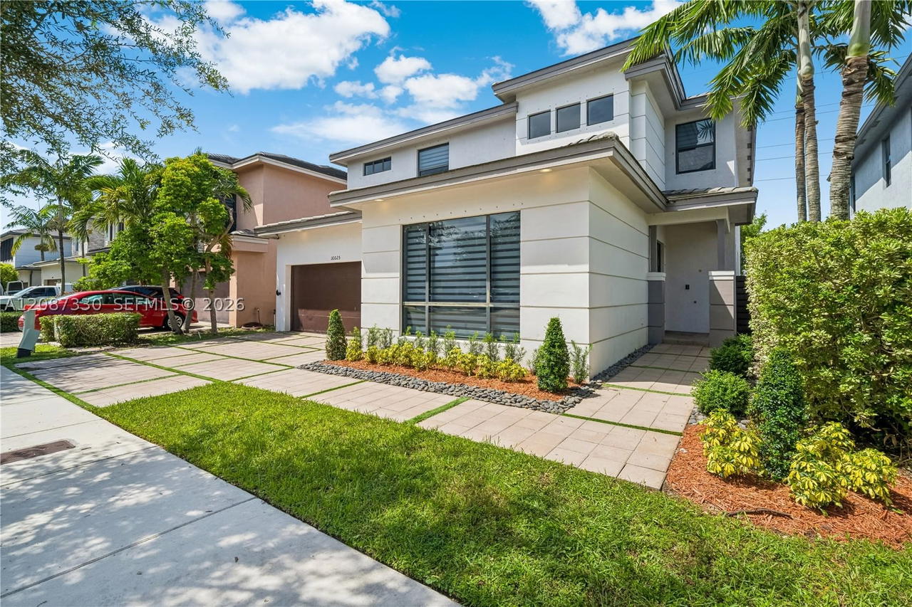Real estate property located at 16025 136th Ter, Miami-dade, Crestview West, Miami, FL