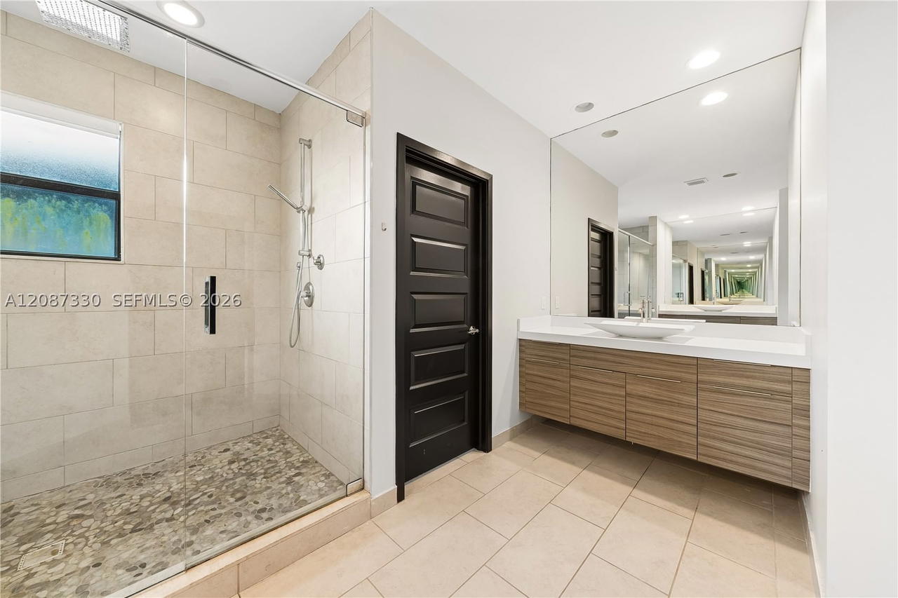 Real estate property located at 16025 136th Ter, Miami-dade, Crestview West, Miami, FL