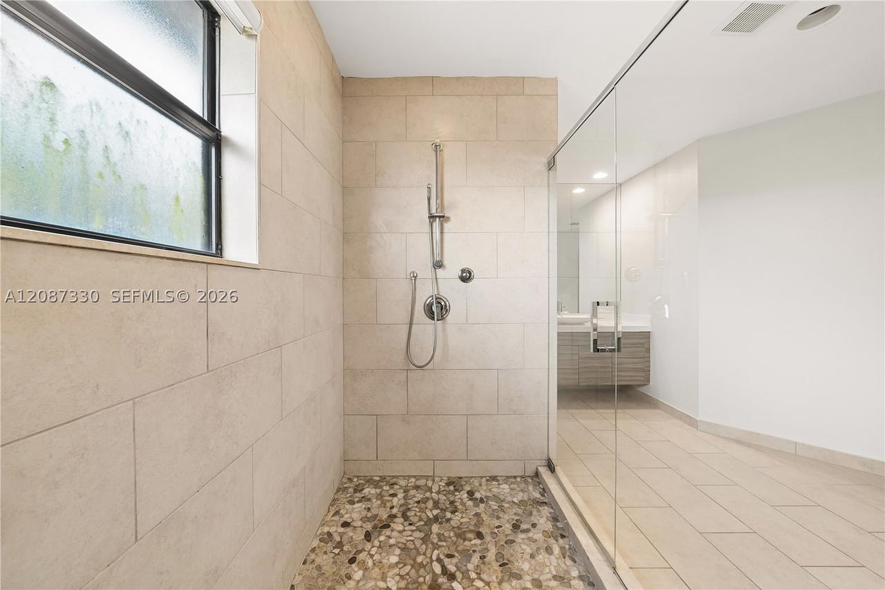 Real estate property located at 16025 136th Ter, Miami-dade, Crestview West, Miami, FL