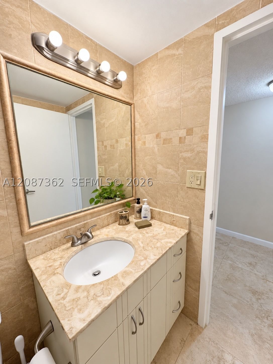 Real estate property located at 3725 Ocean Dr #1606, Broward, Sea Air Towers Condo, Hollywood, FL