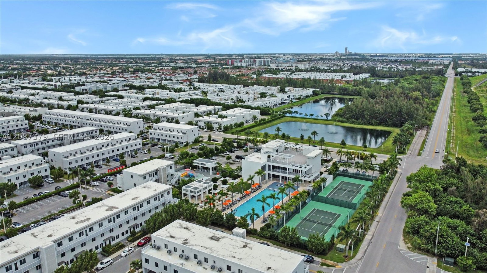 Real estate property located at 6416 NW 102nd Ct #304, Miami-dade, Landmark At Doral Condo N, Doral, FL