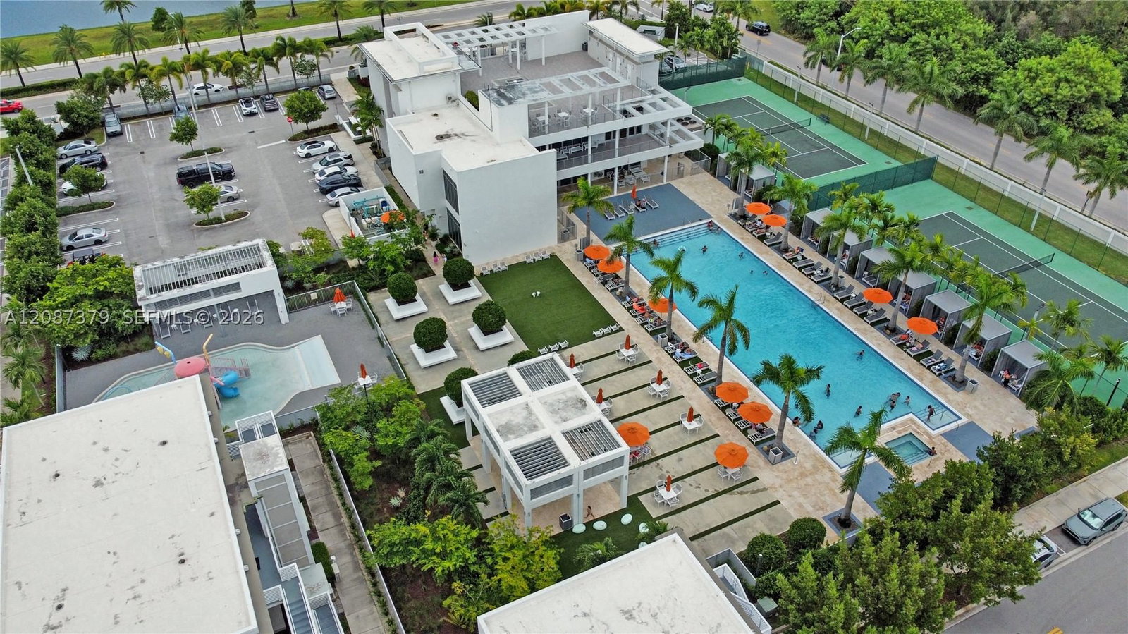 Real estate property located at 6416 NW 102nd Ct #304, Miami-dade, Landmark At Doral Condo N, Doral, FL