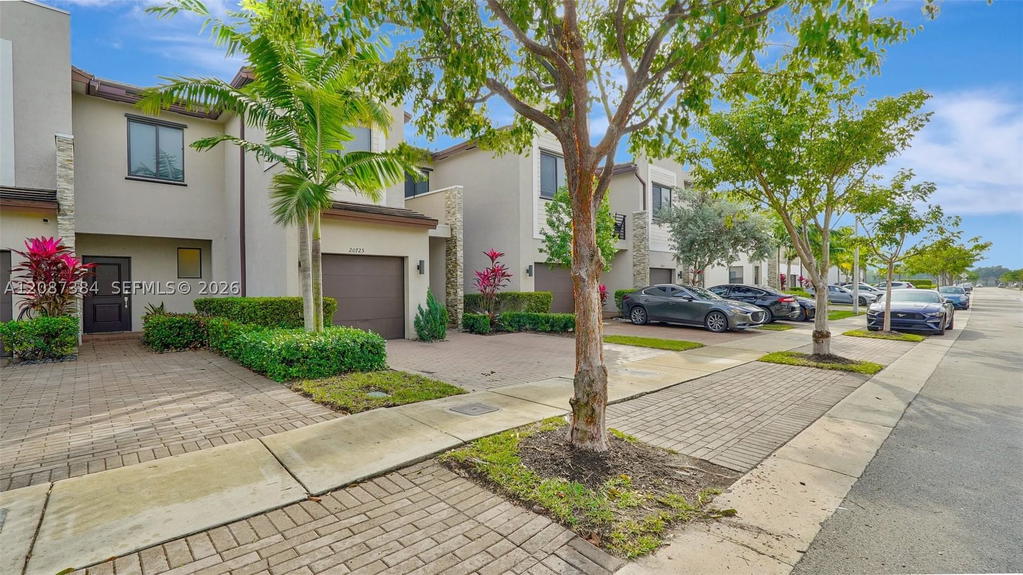 Real estate property located at 20725 2nd Ct, Miami-dade, Via Ventura Neighborhood, Miami, FL