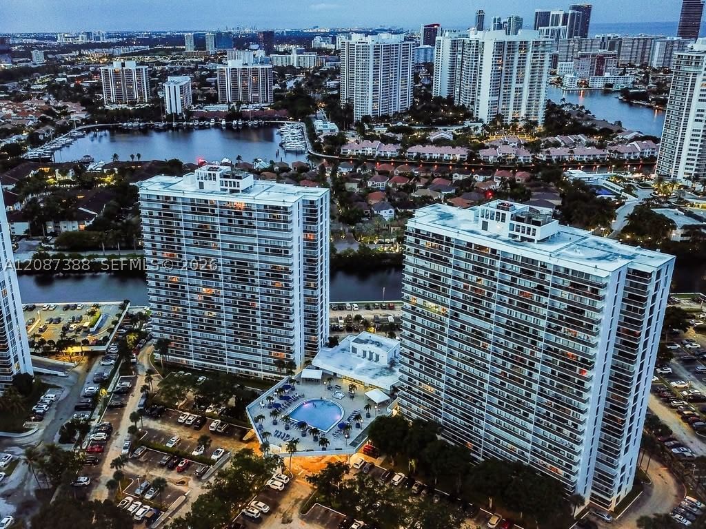 Real estate property located at 3701 Country Club Dr #1807, Miami-dade, Flamenco Condo Tower Ii, Aventura, FL