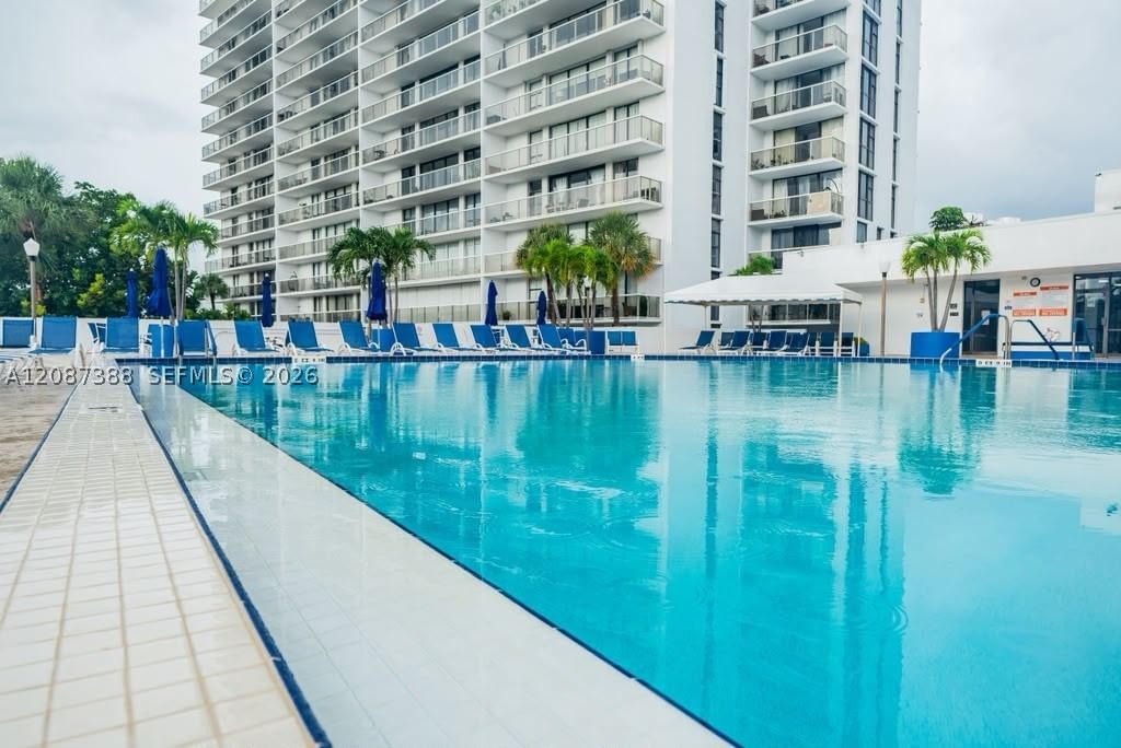 Real estate property located at 3701 Country Club Dr #1807, Miami-dade, Flamenco Condo Tower Ii, Aventura, FL