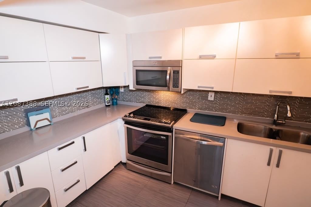 Real estate property located at 3701 Country Club Dr #1807, Miami-dade, Flamenco Condo Tower Ii, Aventura, FL