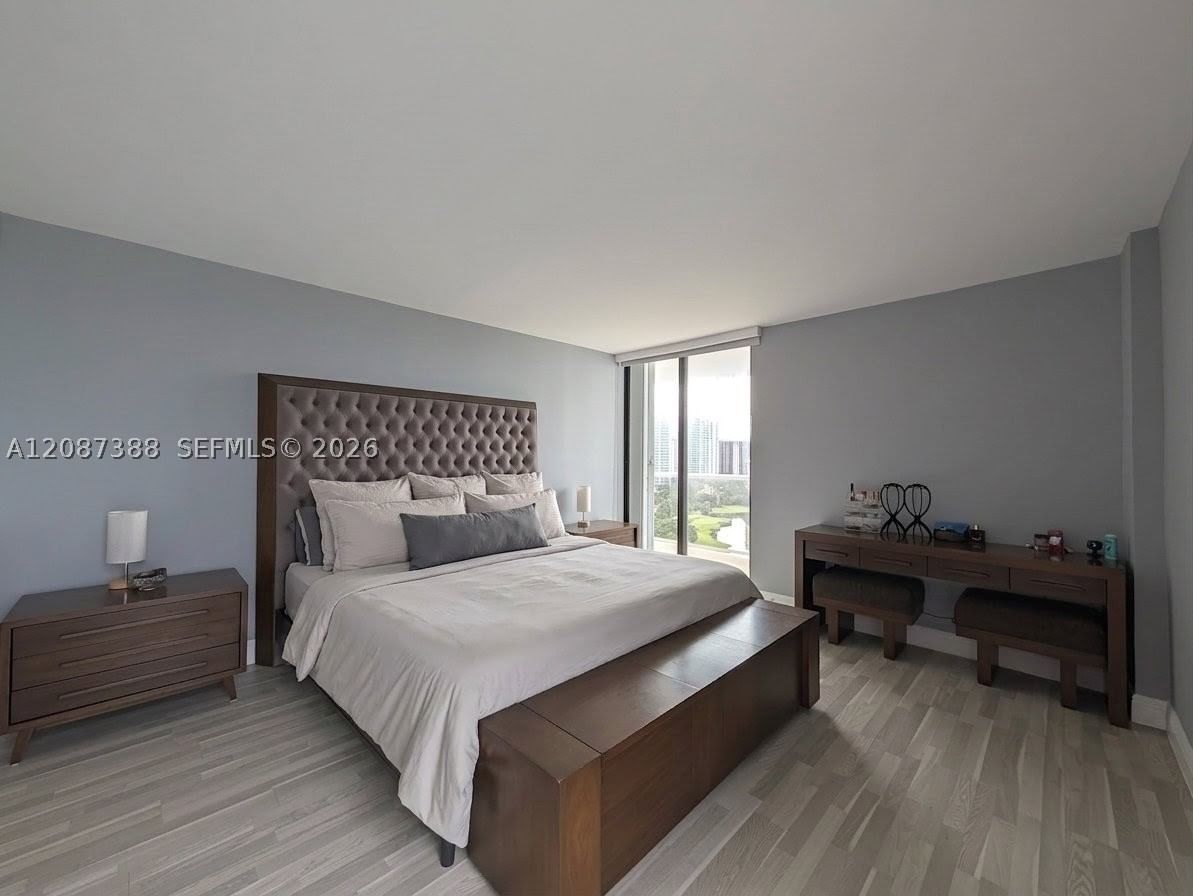 Real estate property located at 3701 Country Club Dr #1807, Miami-dade, Flamenco Condo Tower Ii, Aventura, FL