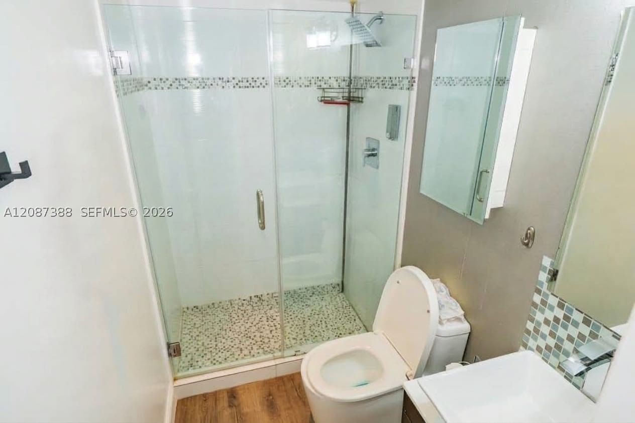 Real estate property located at 3701 Country Club Dr #1807, Miami-dade, Flamenco Condo Tower Ii, Aventura, FL