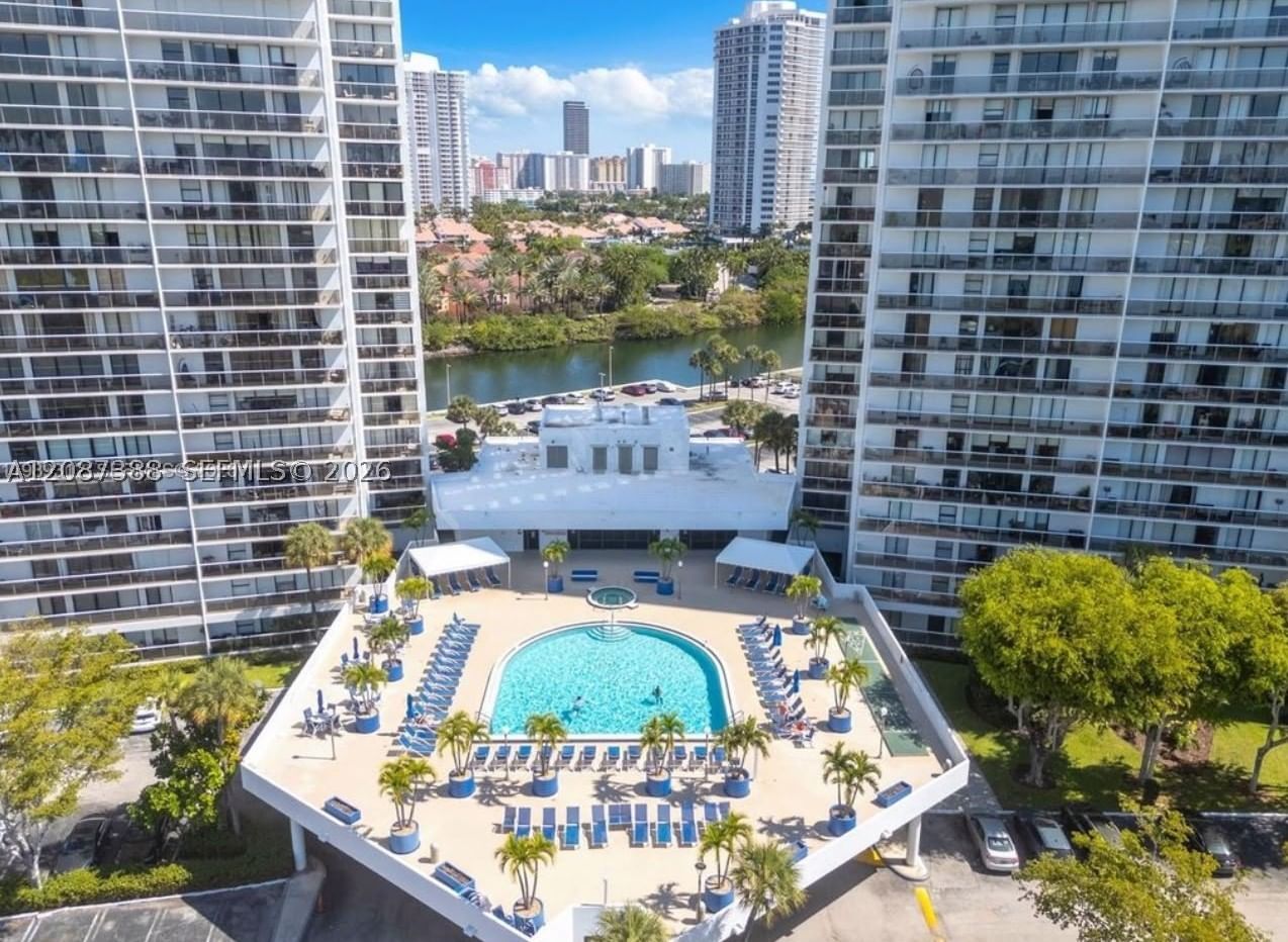 Real estate property located at 3701 Country Club Dr #1807, Miami-dade, Flamenco Condo Tower Ii, Aventura, FL