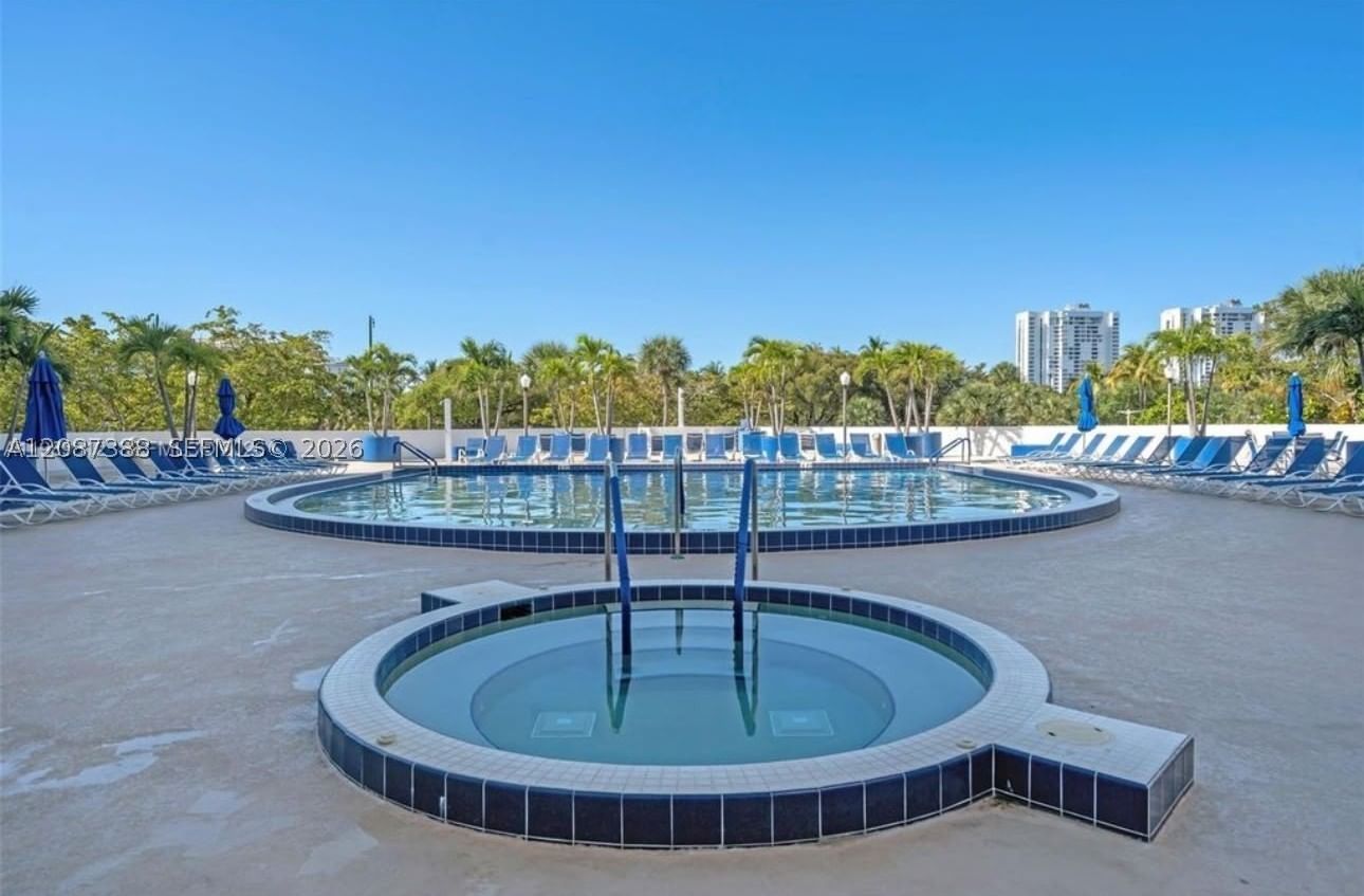 Real estate property located at 3701 Country Club Dr #1807, Miami-dade, Flamenco Condo Tower Ii, Aventura, FL