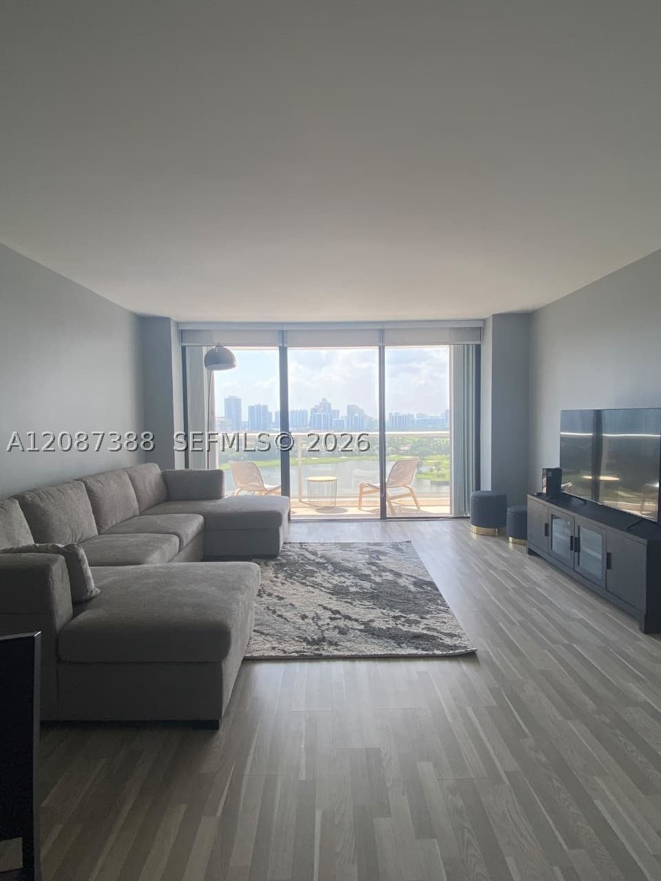 Real estate property located at 3701 Country Club Dr #1807, Miami-dade, Flamenco Condo Tower Ii, Aventura, FL