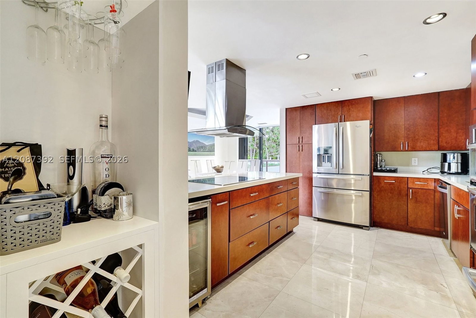 Real estate property located at 4000 ISLAND BLVD #402, Miami-dade, Williams Island, Aventura, FL